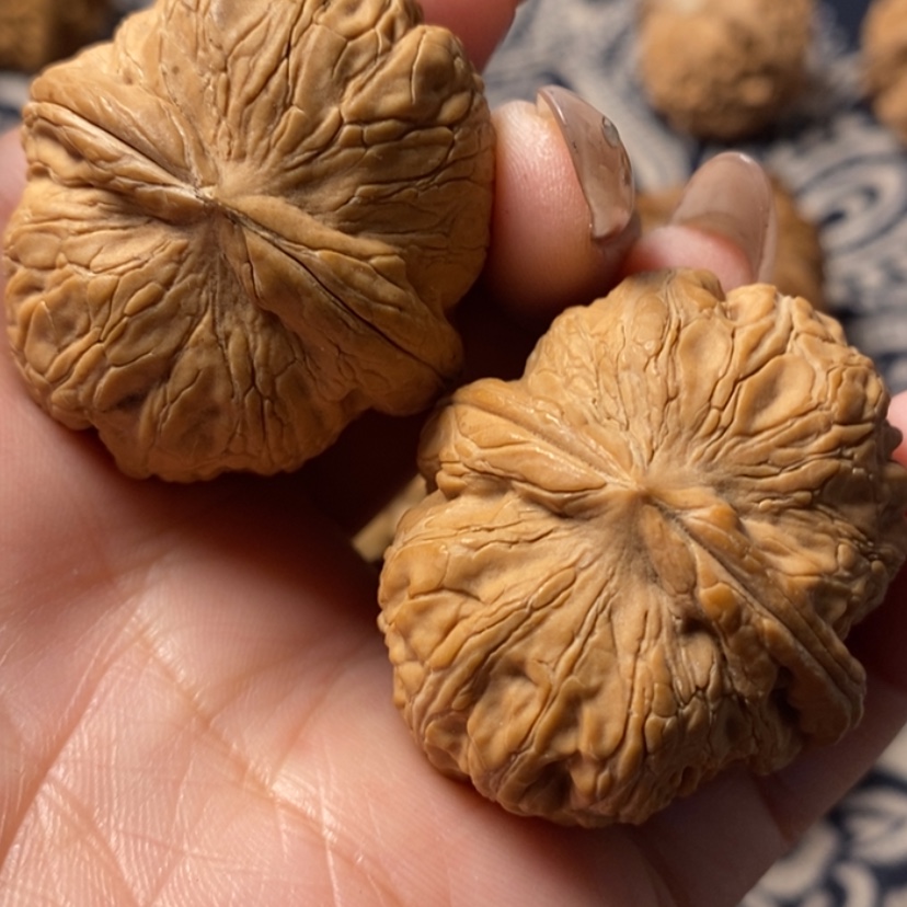 【闪购商品】文玩核桃吊坠沙*海元宝。花