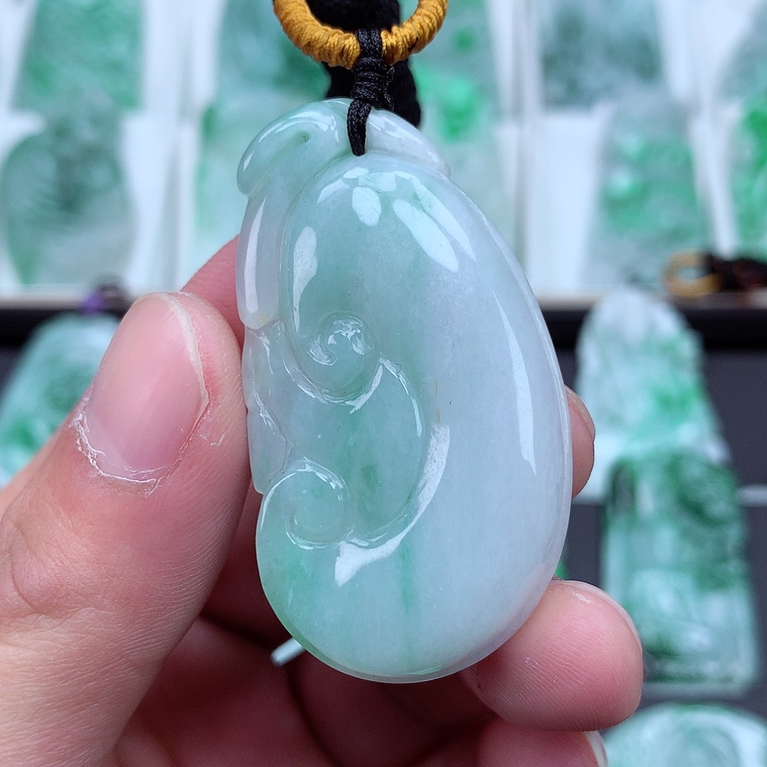 翡翠颈饰未镶嵌翡翠吊坠
