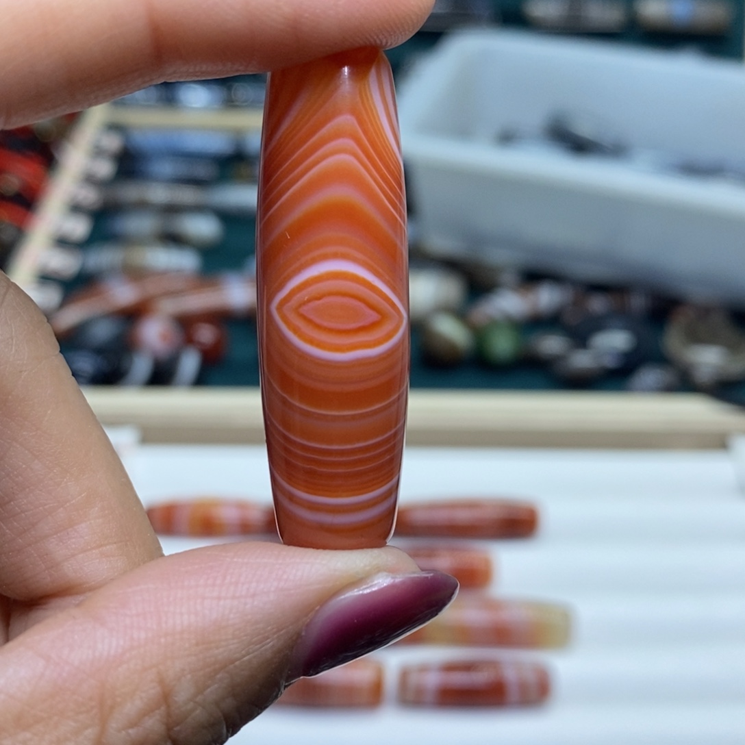 沈***司玛瑙/玉髓未镶嵌珠宝半成品