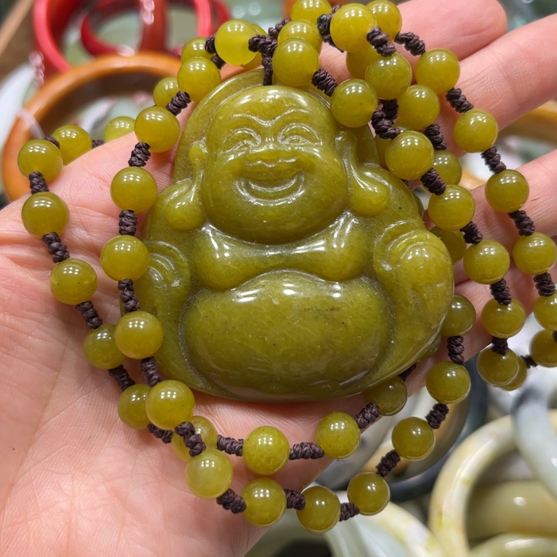 蛇纹石玉颈饰未镶嵌