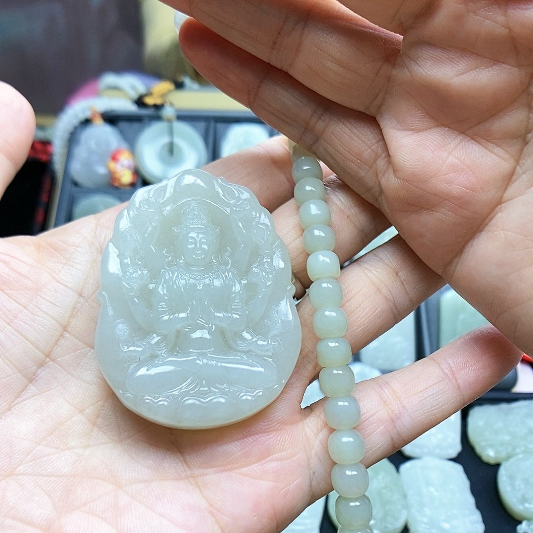 和田玉未镶嵌颈饰杰**安