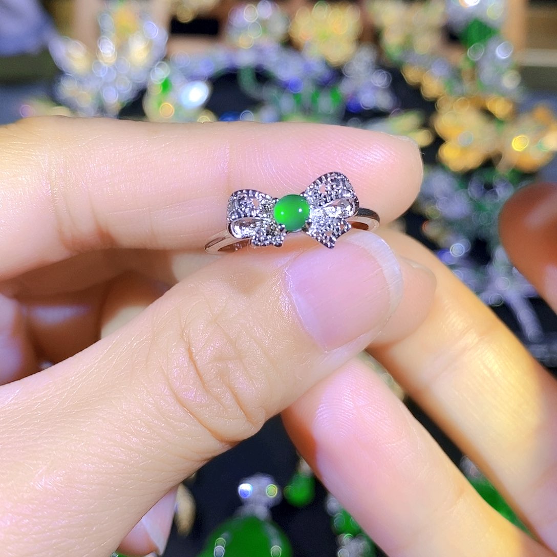 颈饰银S925镶嵌翡翠