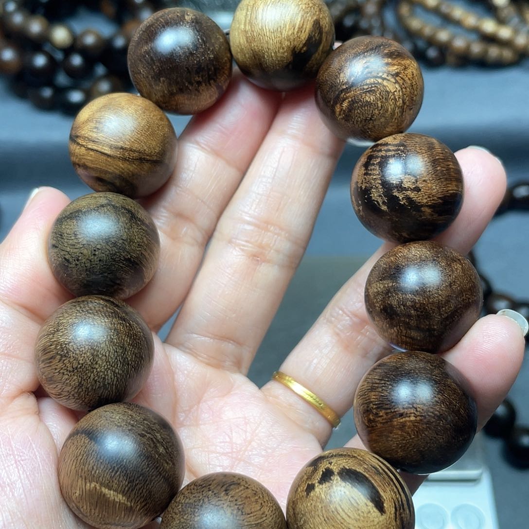 沉香手串白棋瘤疤2.0