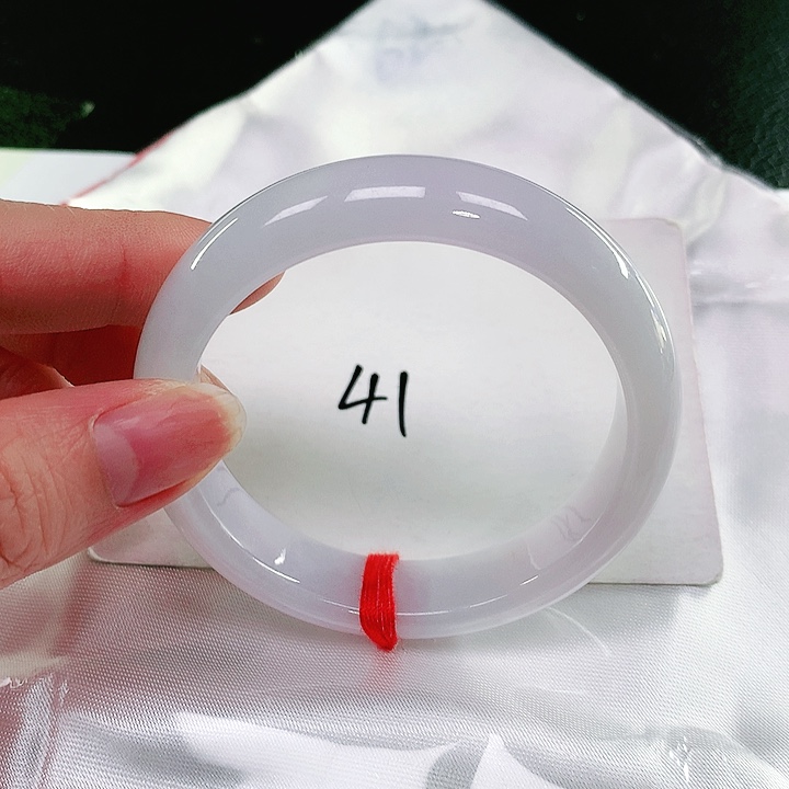 翡翠手镯未镶嵌翡翠手镯未镶嵌