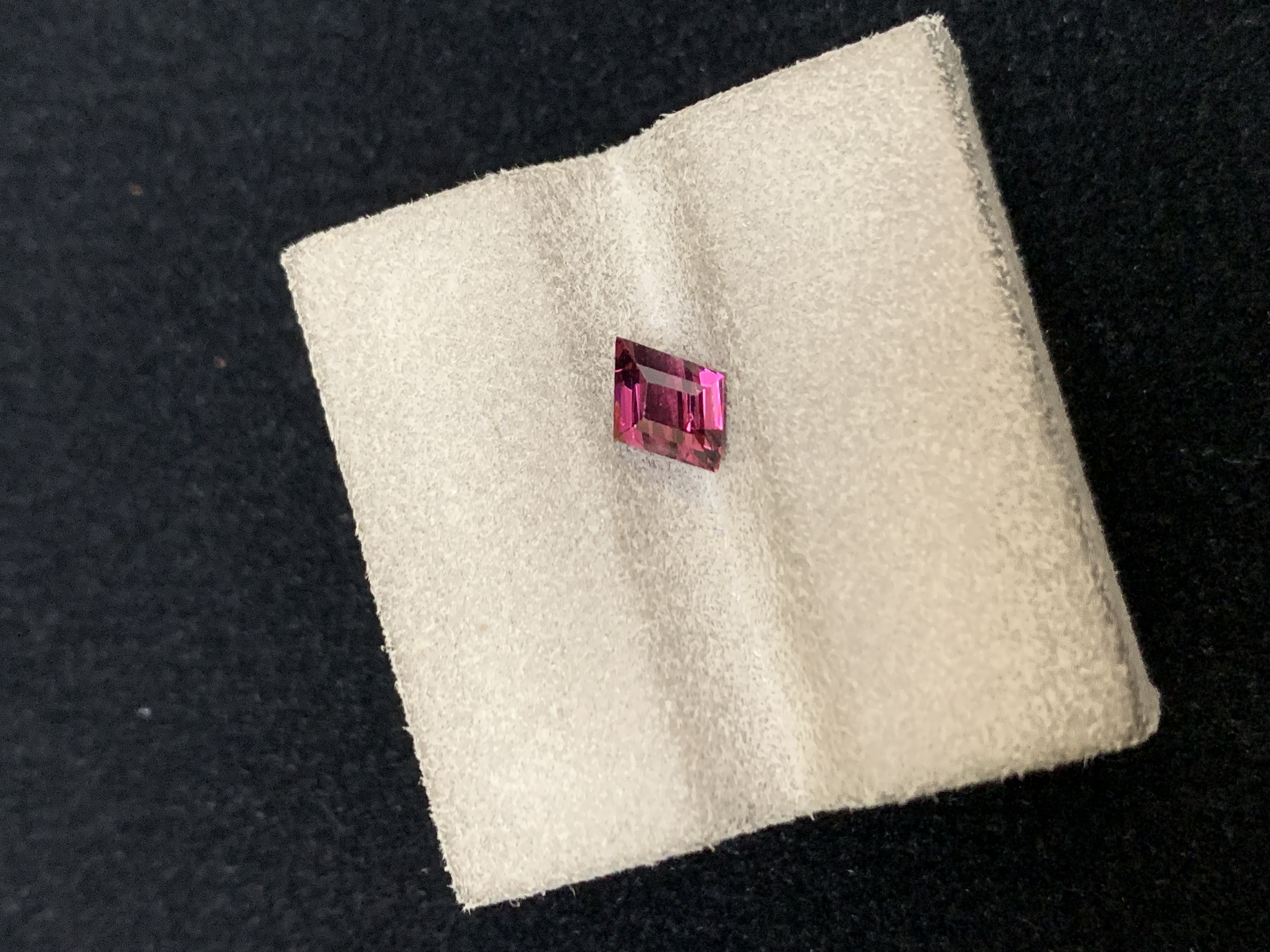 天然尖晶石裸石可做耳钉手链