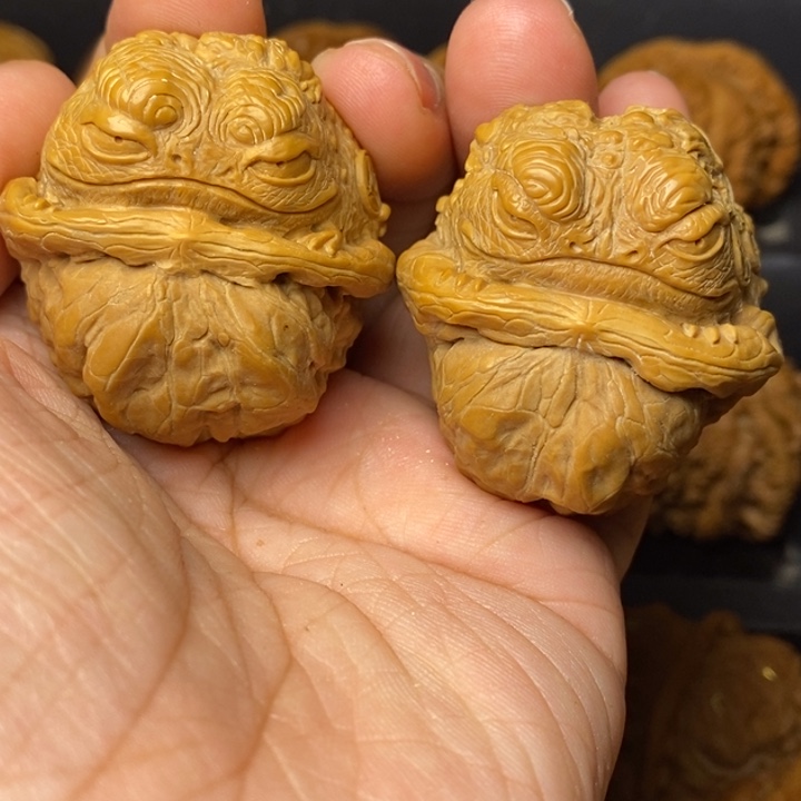 文玩核桃把件暴**红金蟾