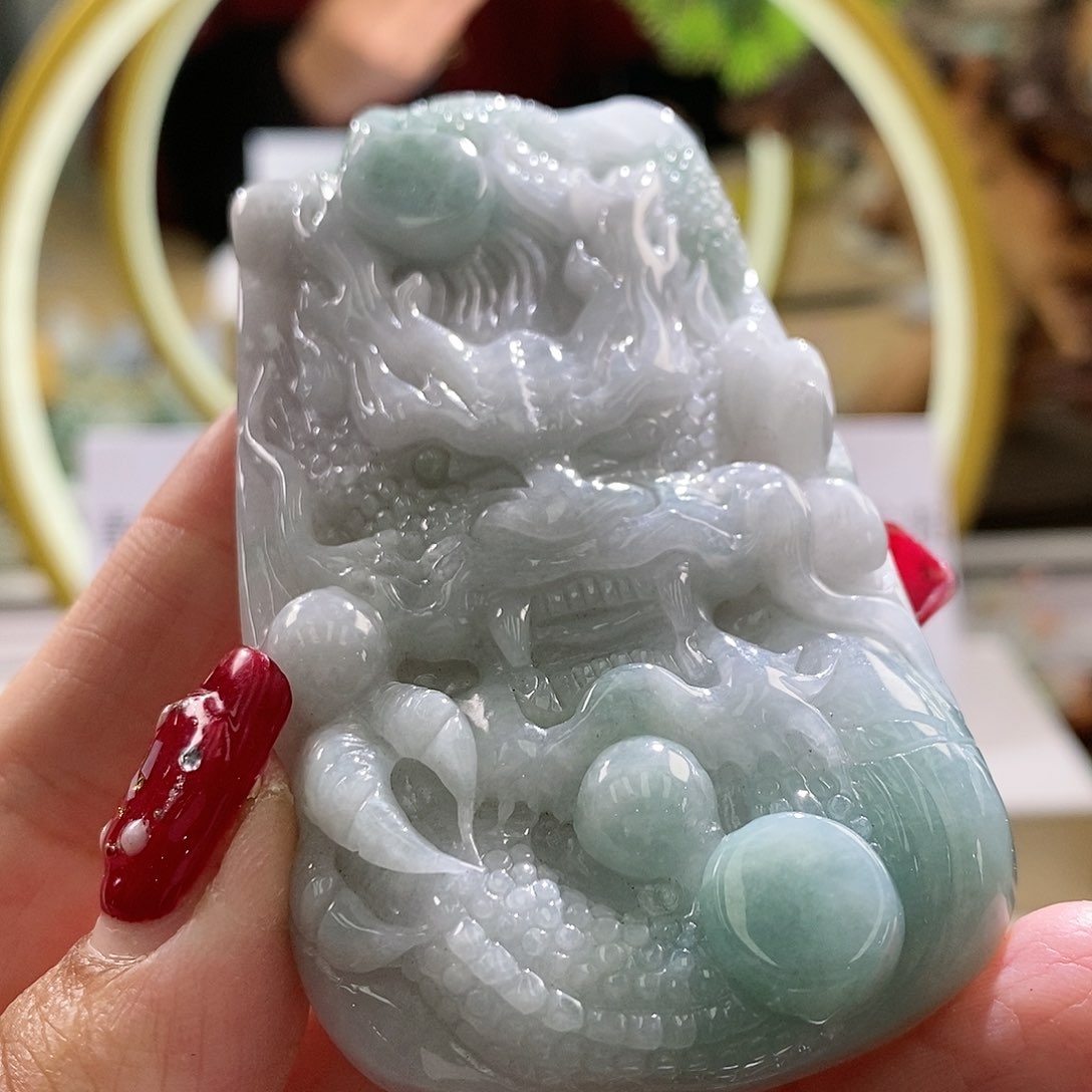 【闪购商品】翡翠颈饰未镶嵌龙牌