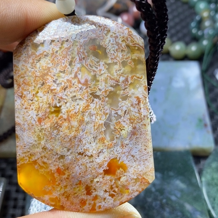 玛瑙/玉髓颈饰未镶嵌翟****心