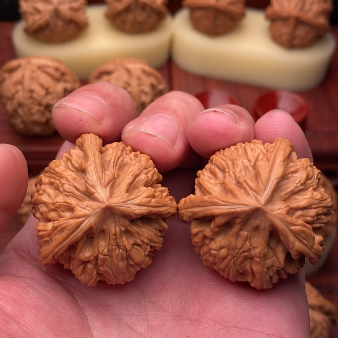 桃核把件粗筋大三棱39