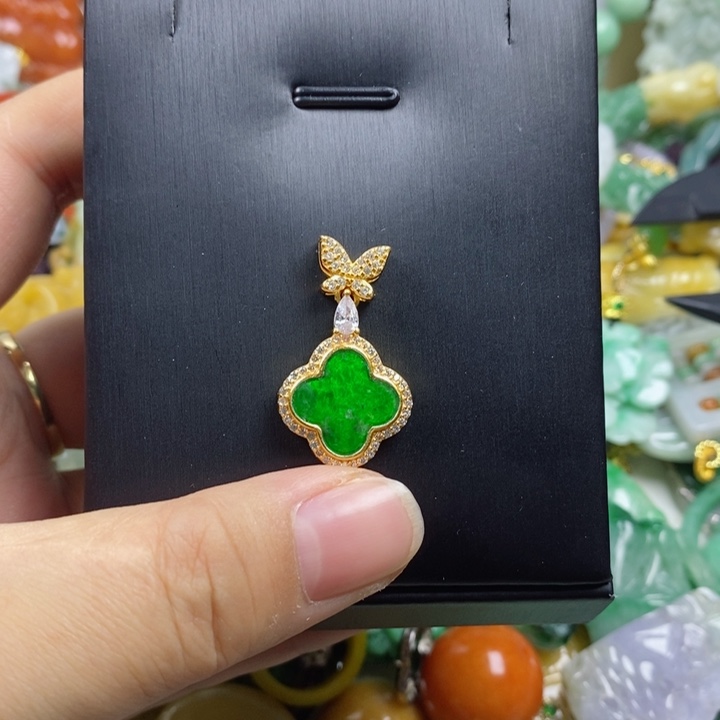 翡翠吊坠(不含链)未镶嵌欣****?