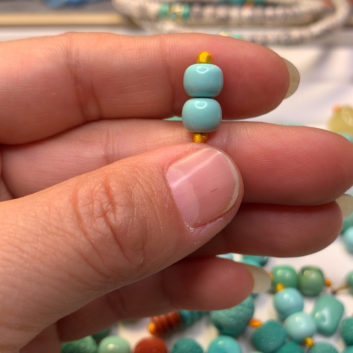 绿松石未镶嵌颈饰