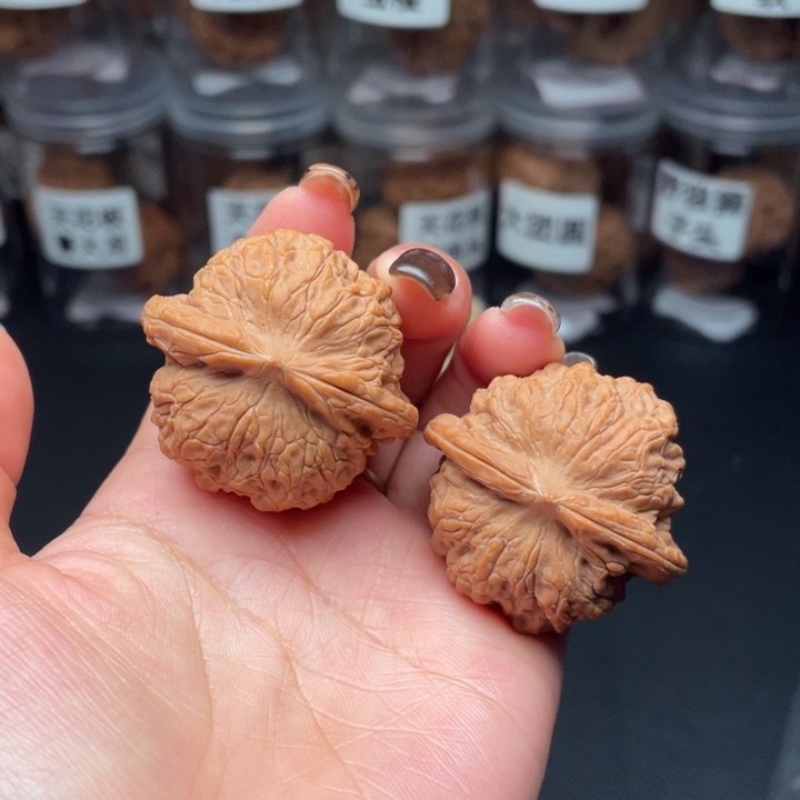 文玩核桃吊坠血麒麟38.5