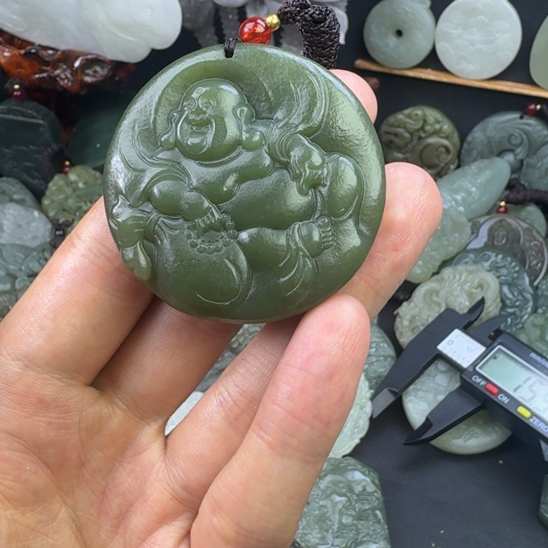 和田玉未镶嵌颈饰