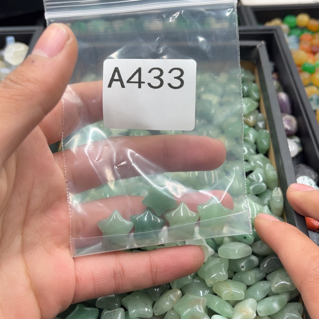 芷***甲玛瑙/玉髓合金颈饰