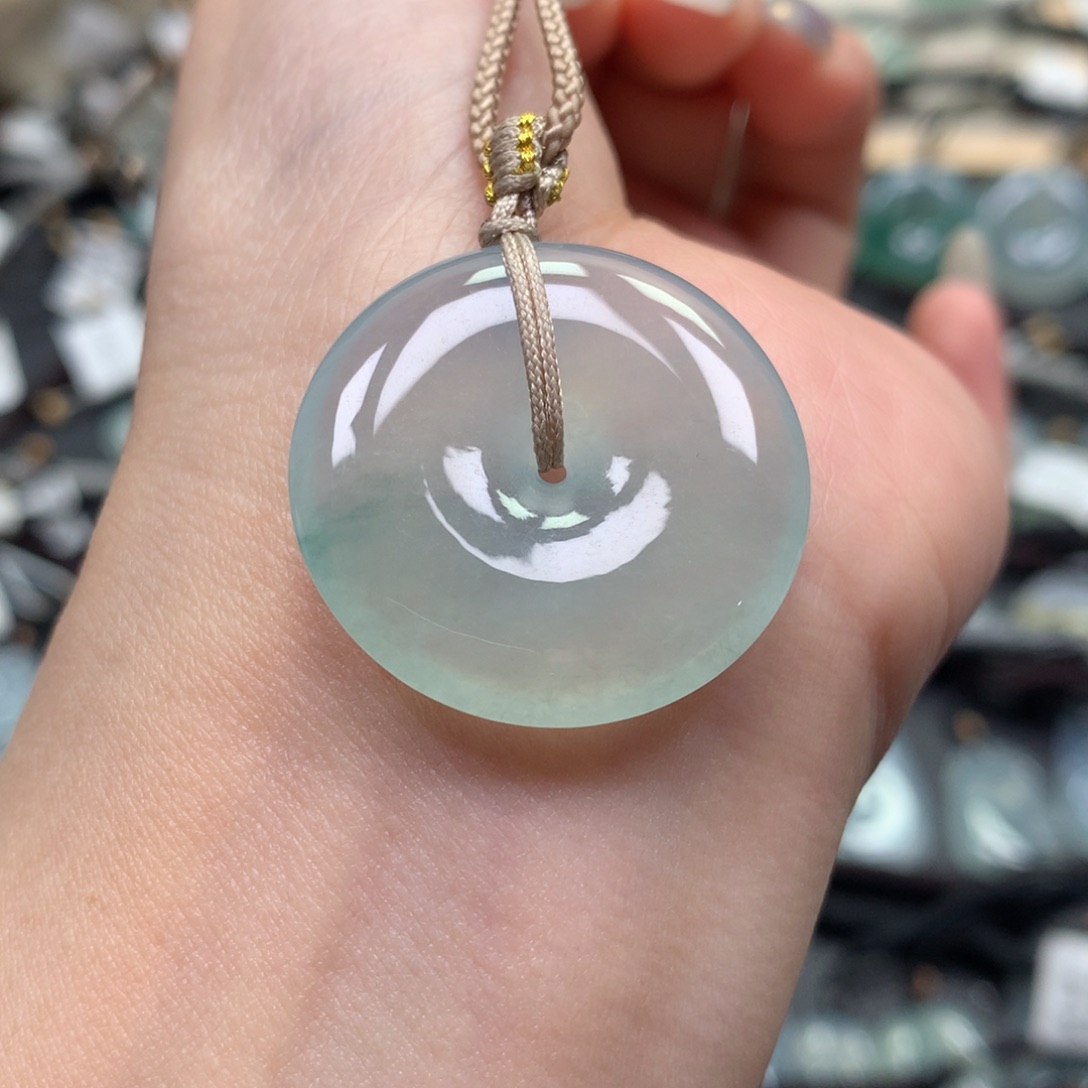 翡翠颈饰未镶嵌扣子