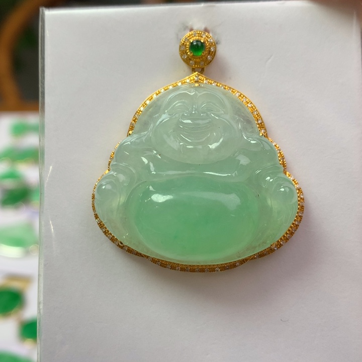 翡翠颈饰18K金镶嵌翡翠