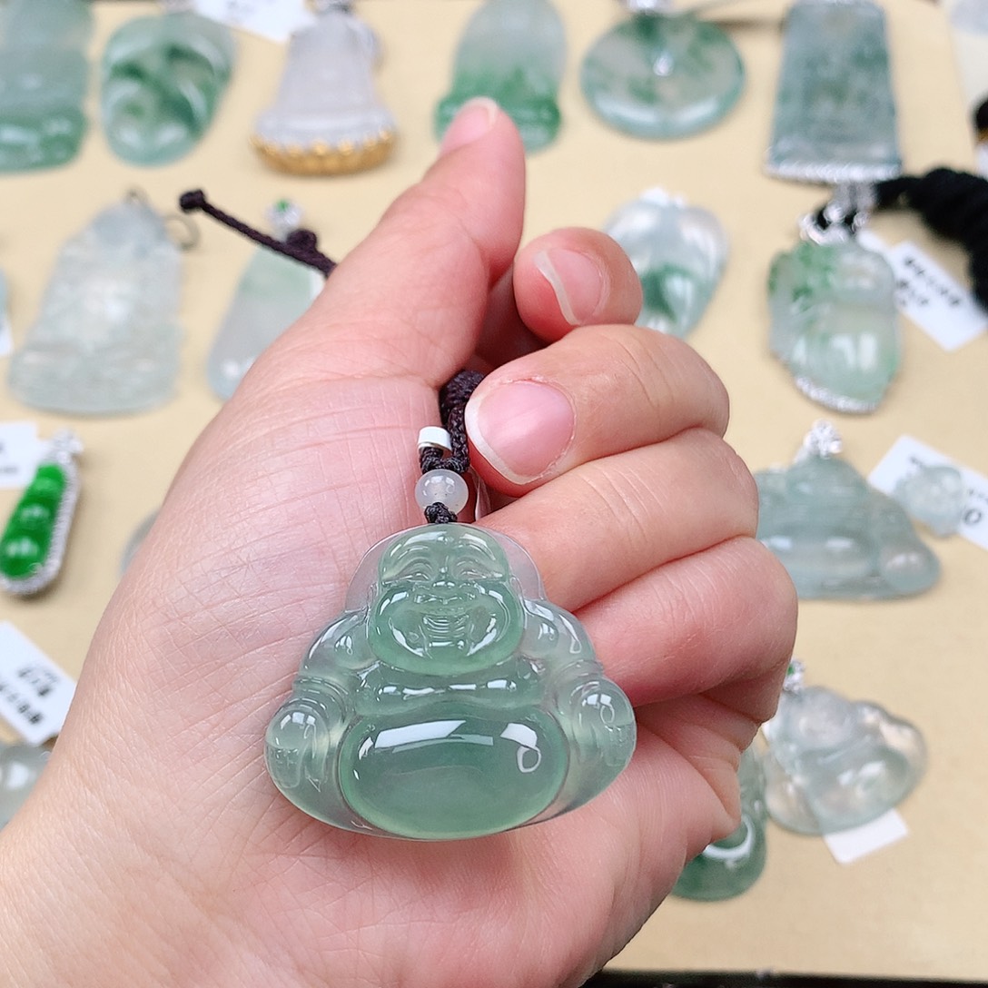 翡翠颈饰未镶嵌杨***3佛公