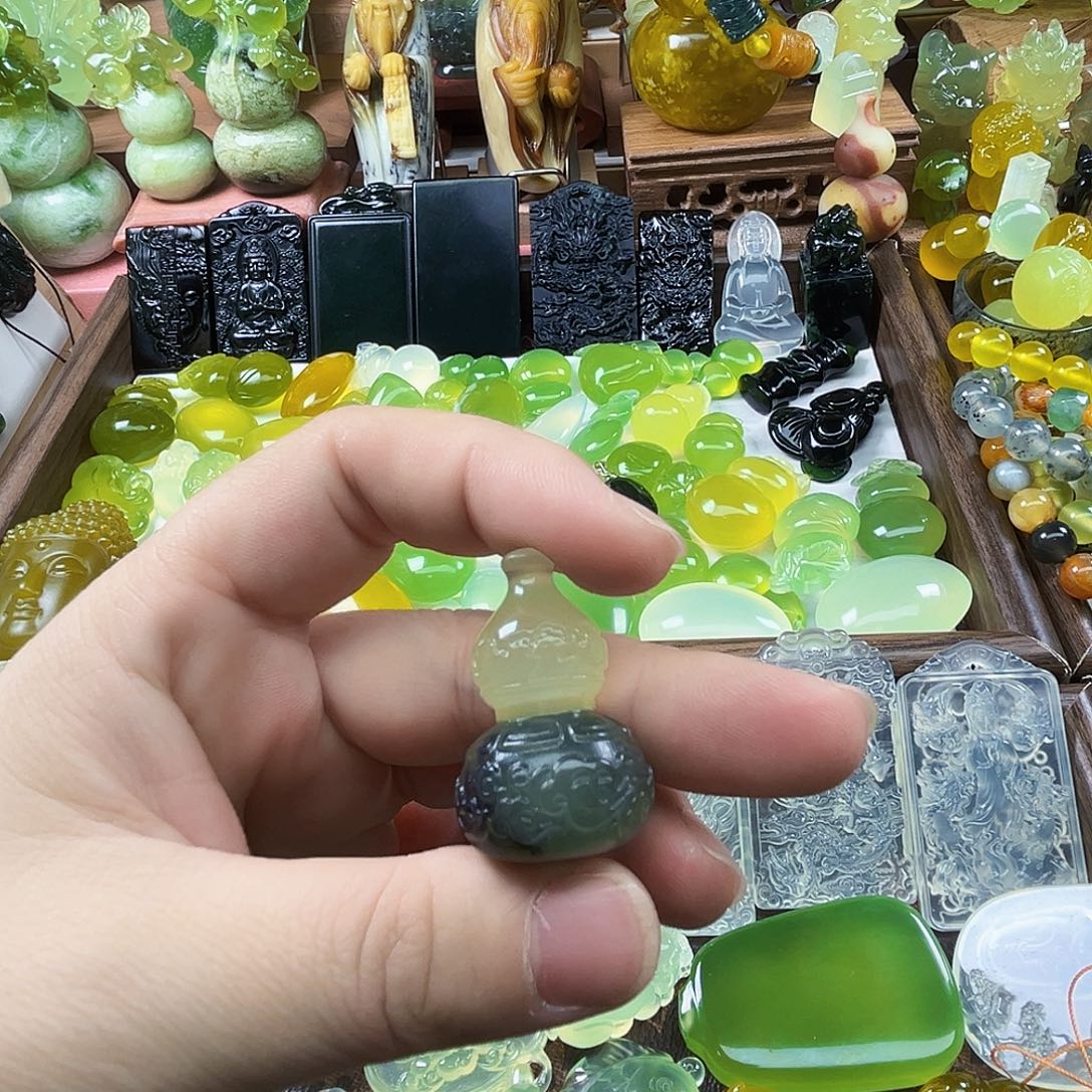 岫玉未镶嵌吊坠(不含链)