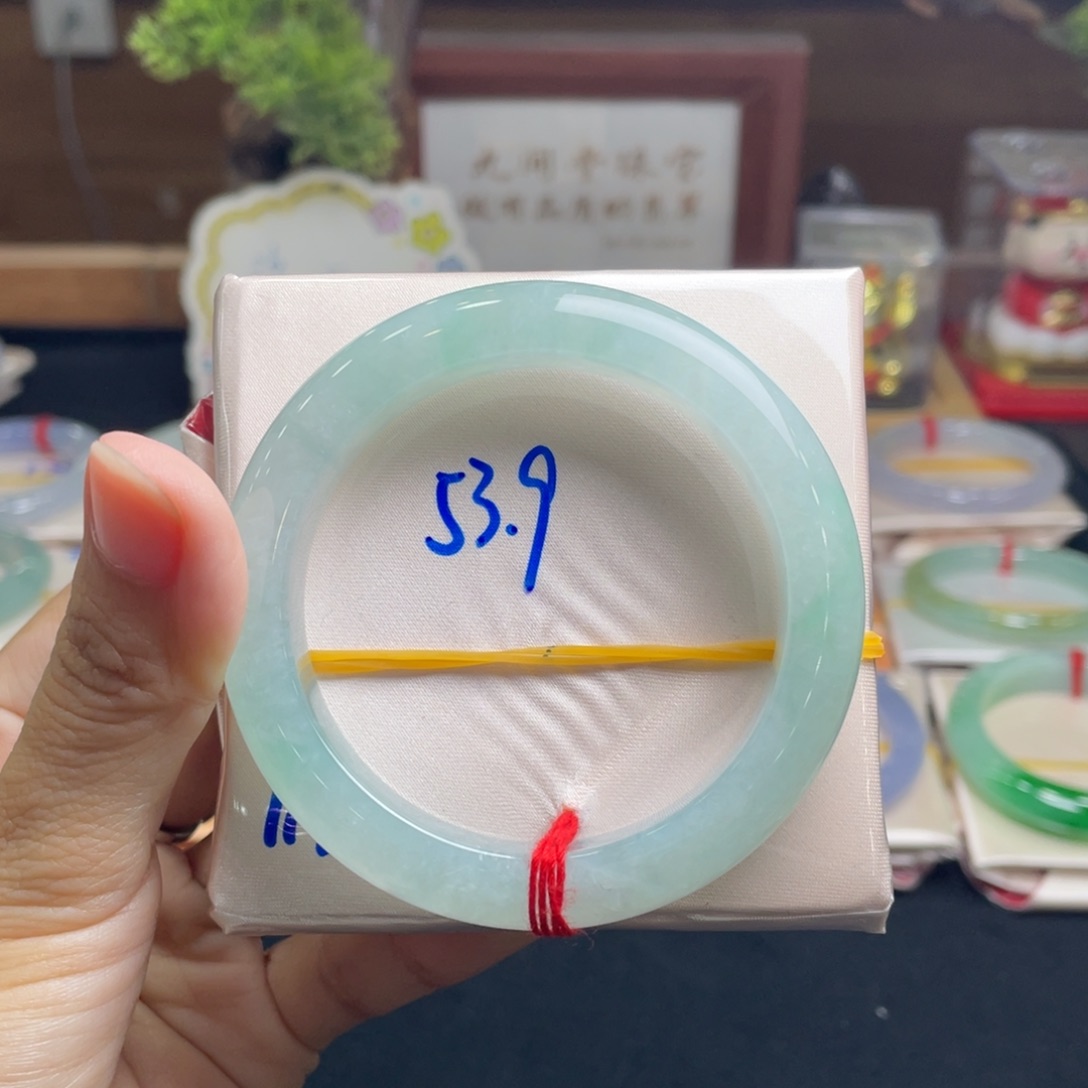 徐***心翡翠未镶嵌手镯53+正圈