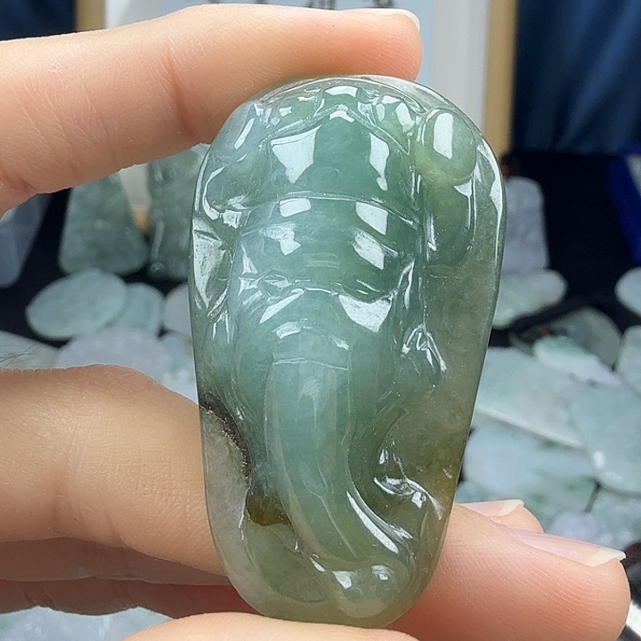 翡翠未镶嵌颈饰翡翠