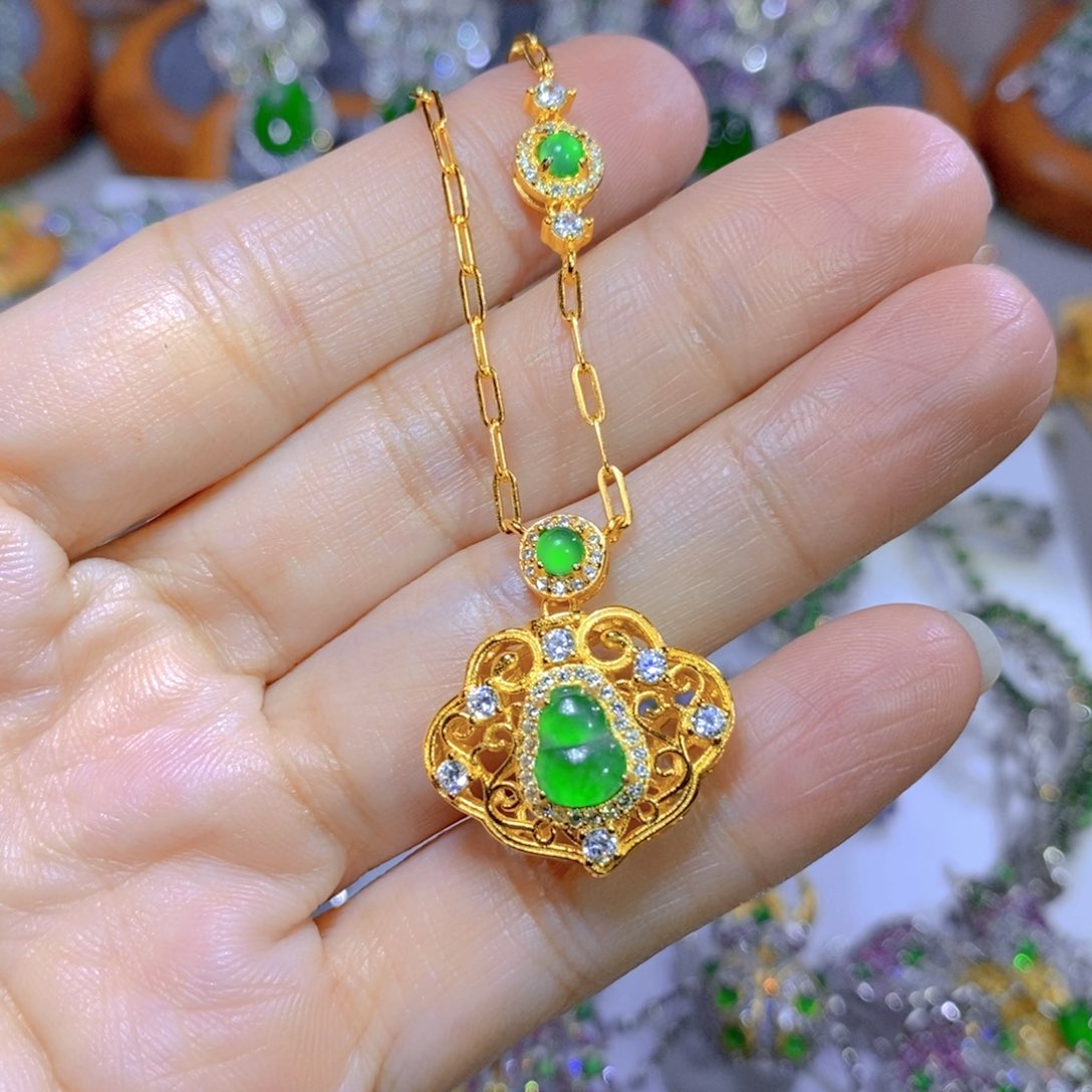 翡翠颈饰银S925镶嵌天然翡翠