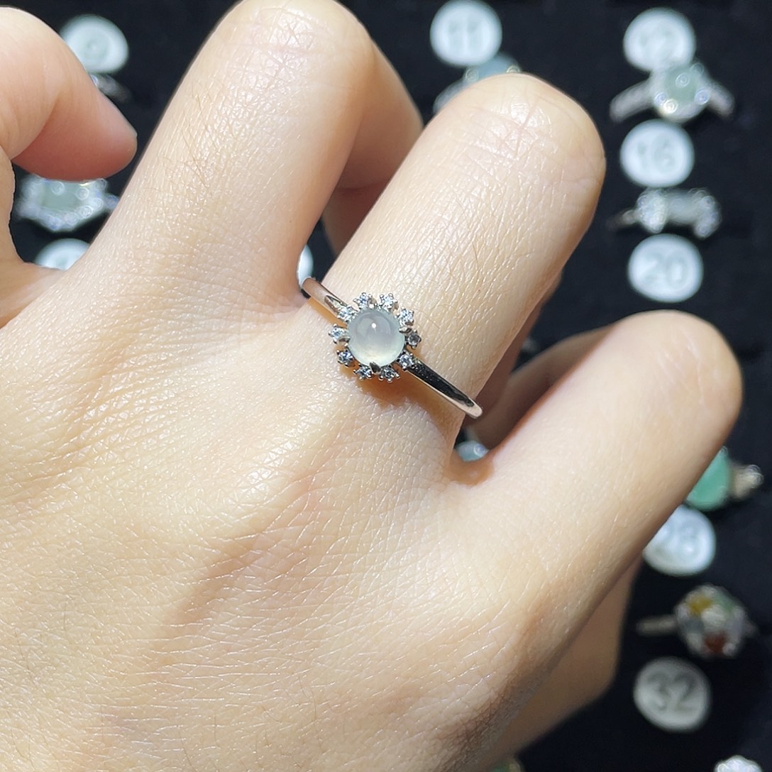 翡翠未镶嵌戒指戒指