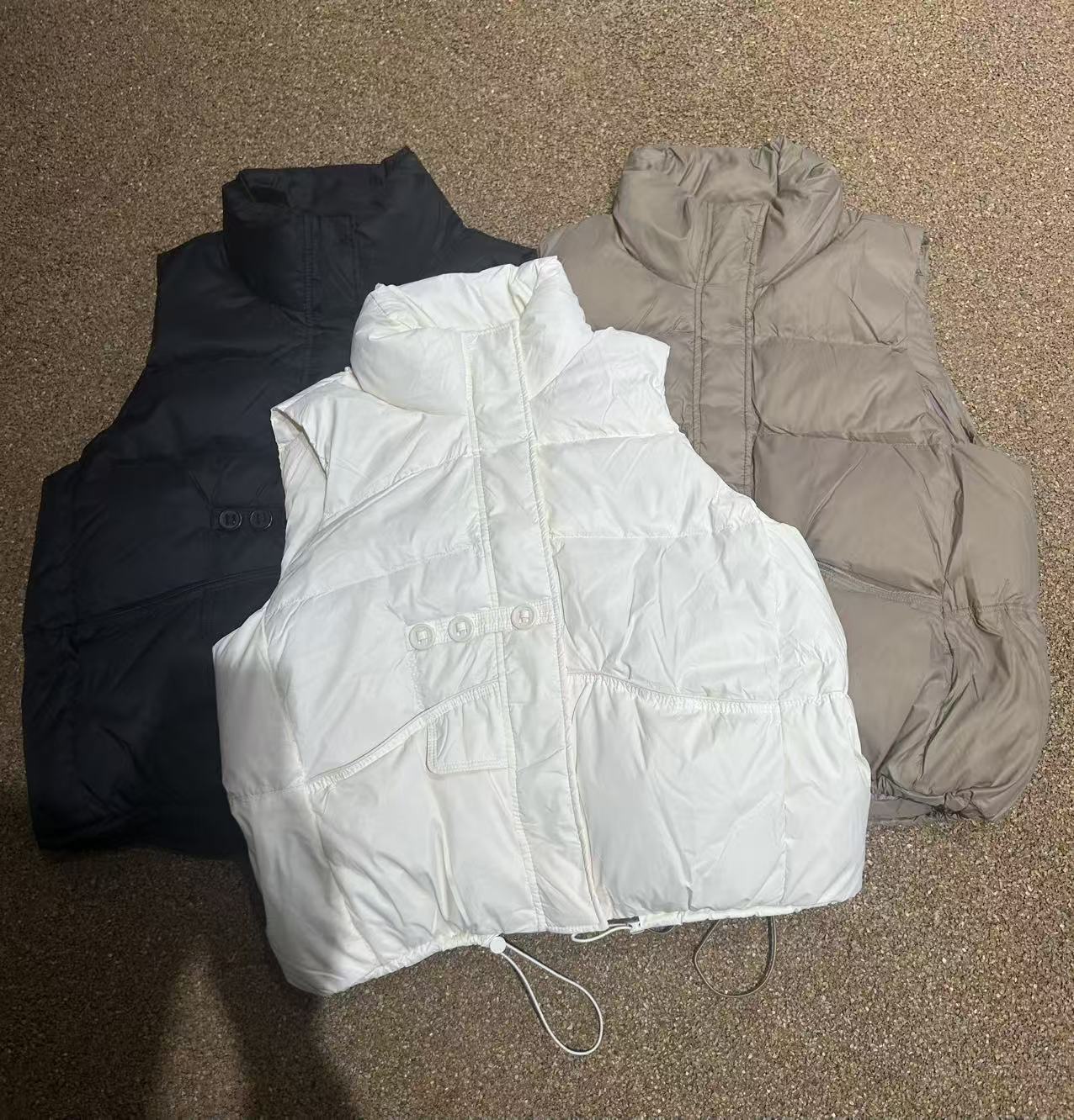 【PSX-9917】三粒扣马甲白鸭绒简约冬季上新立领