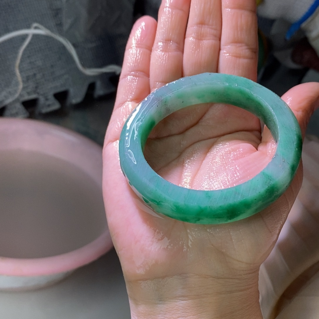 ╭***╯石英质玉（非洲翠）未镶嵌手镯定制