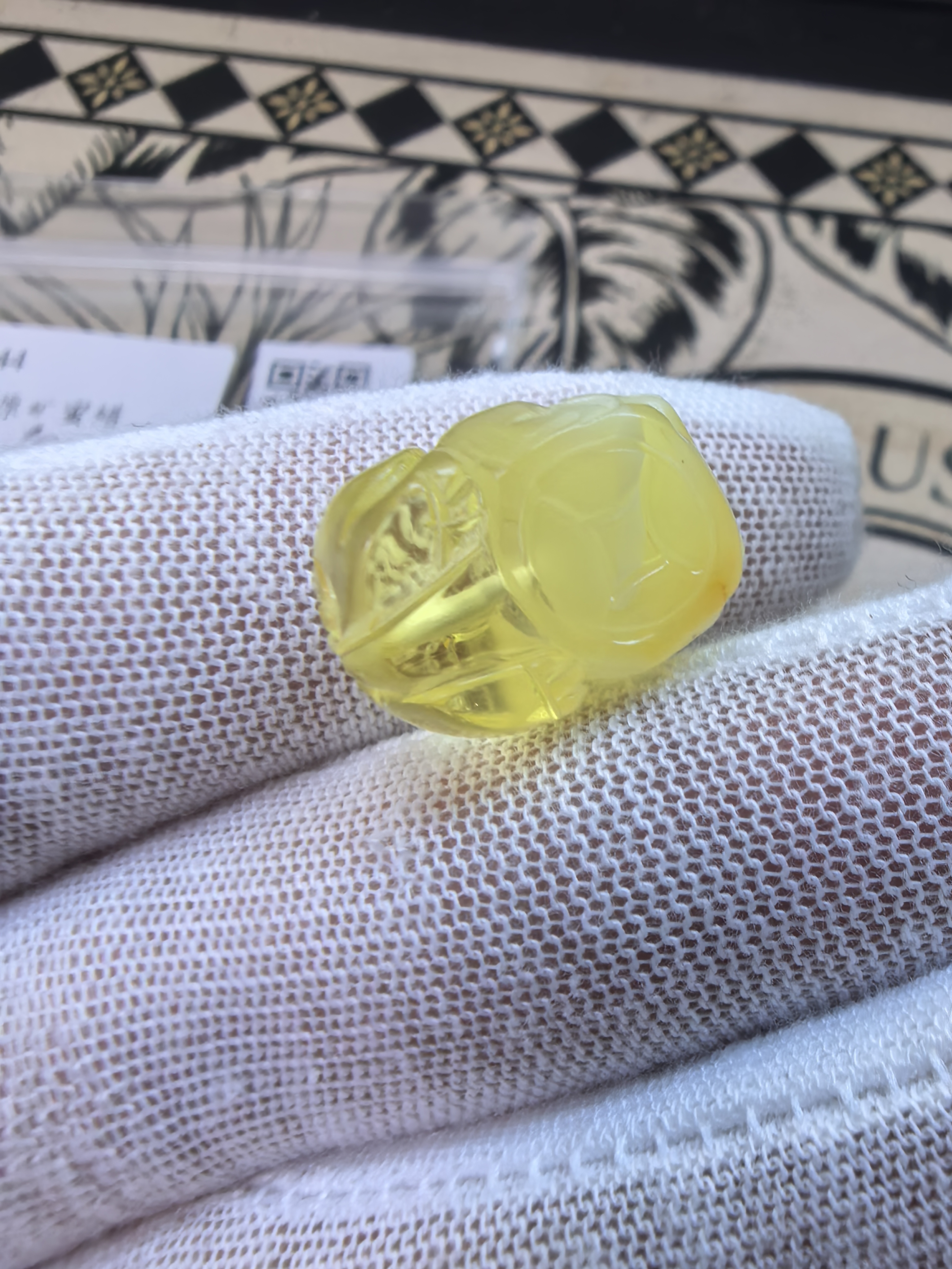 D0044天然原矿蜜蜡 貔貅配饰吊坠
