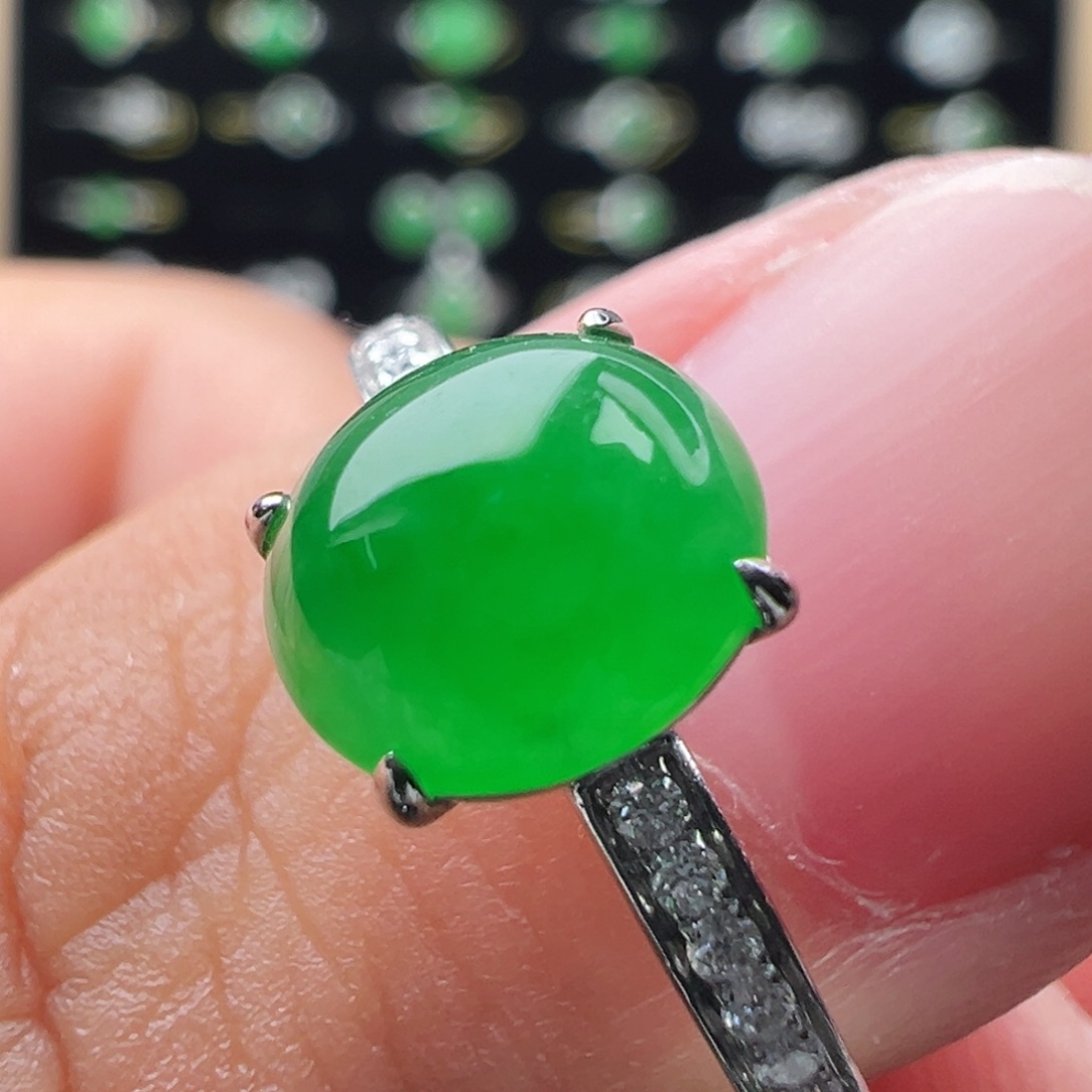 翡翠18K金镶嵌戒指蛋面7.8