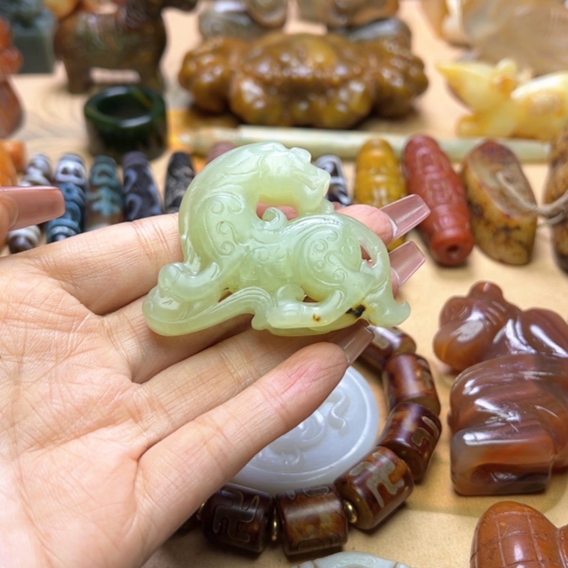 【闪购商品】蛇纹石玉颈饰未镶嵌