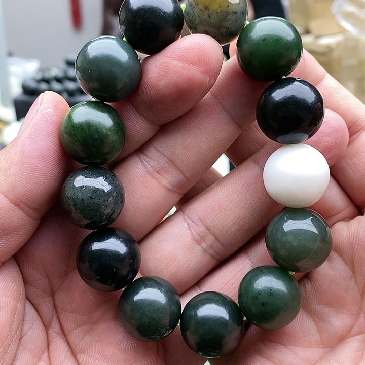 【闪购商品】未镶嵌手链和田玉18多宝