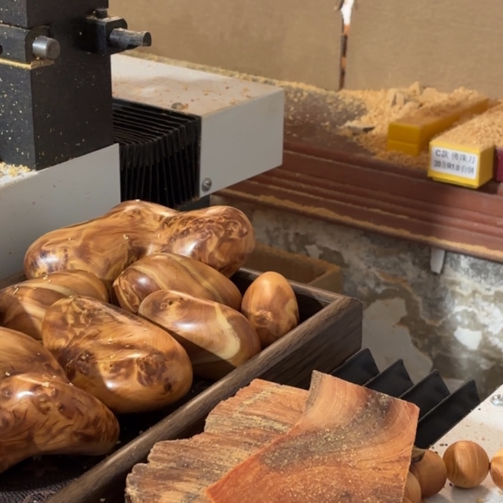 曲***觞柏木黑油板子料6666