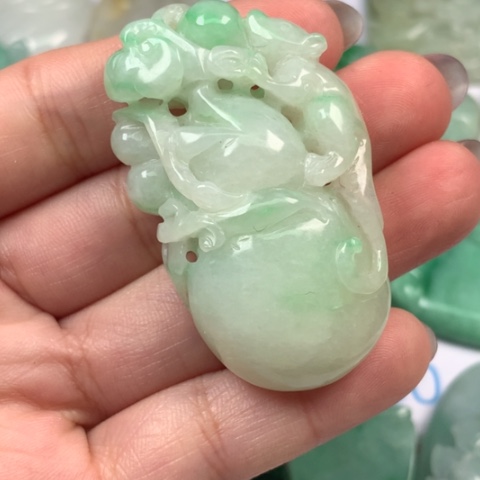 翡翠颈饰未镶嵌翡翠