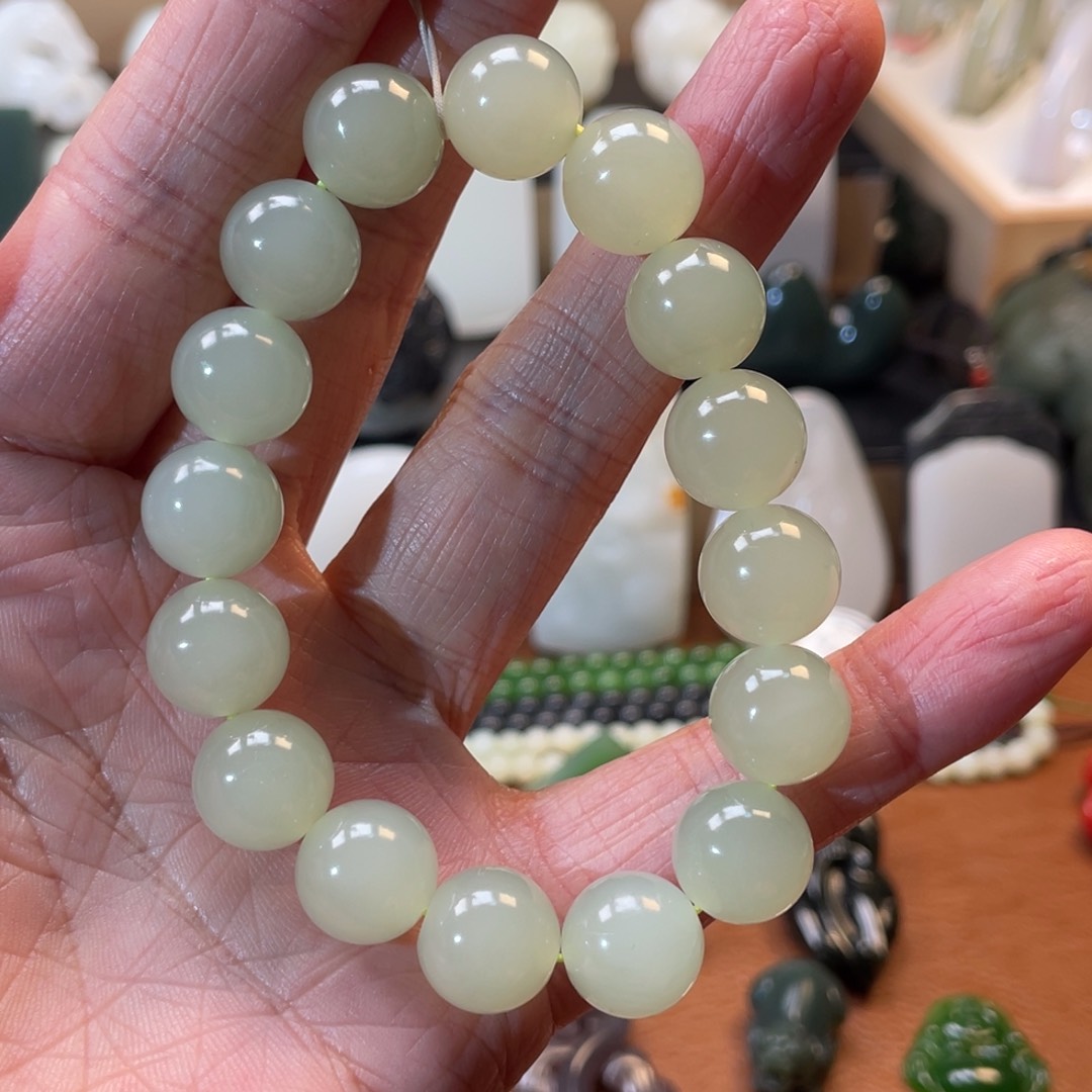 和田玉颈饰未镶嵌