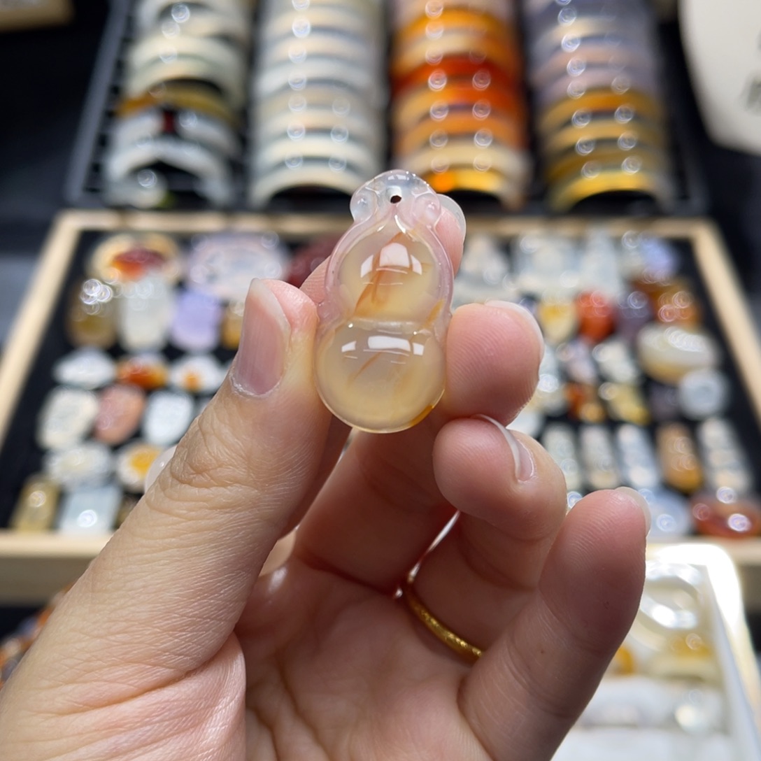 玛瑙/玉髓未镶嵌颈饰