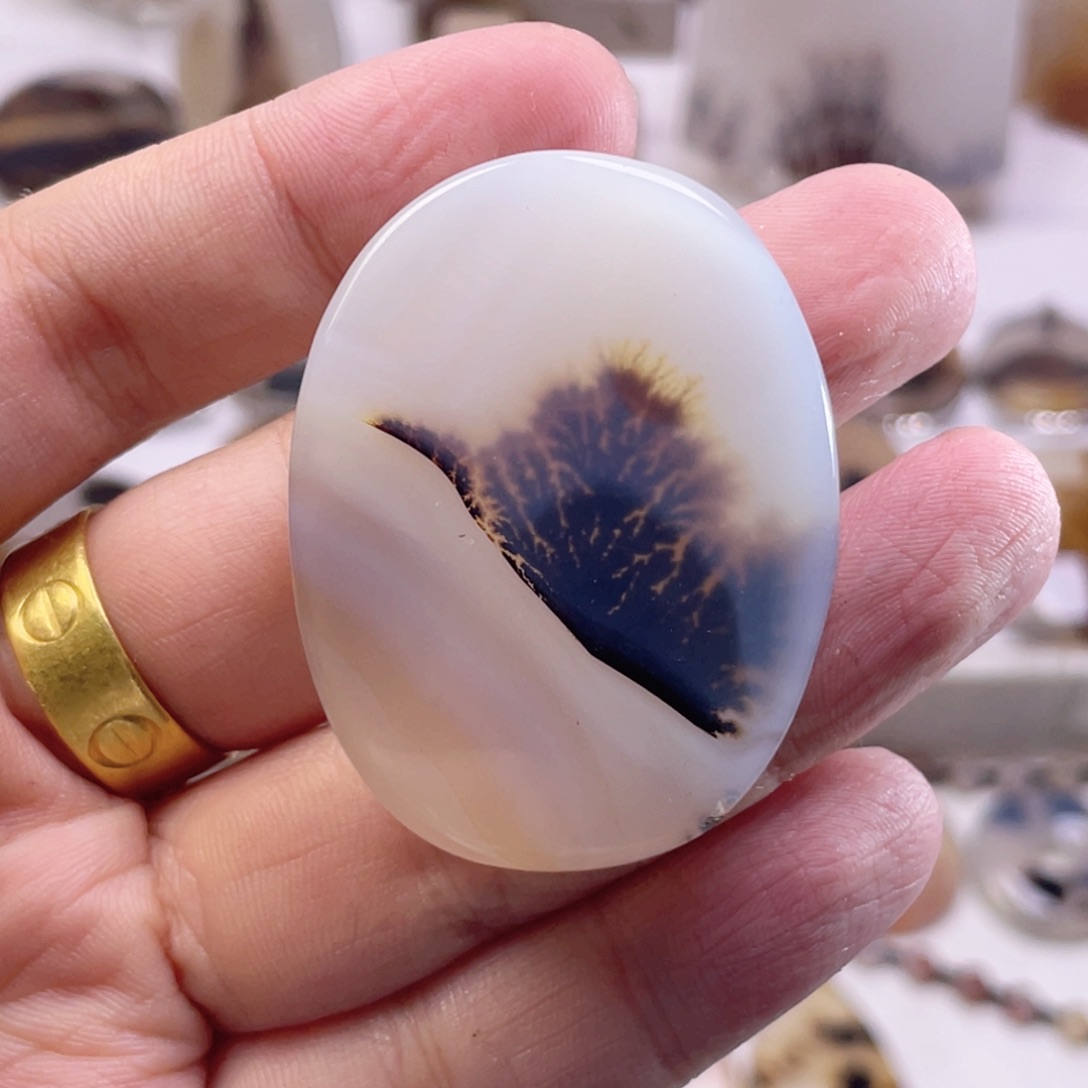 玛瑙/玉髓未镶嵌珠宝奇石