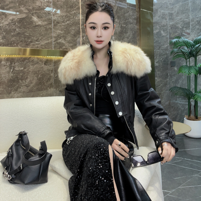 新款 绵羊皮内胆羽绒狐狸大毛领羽绒外套