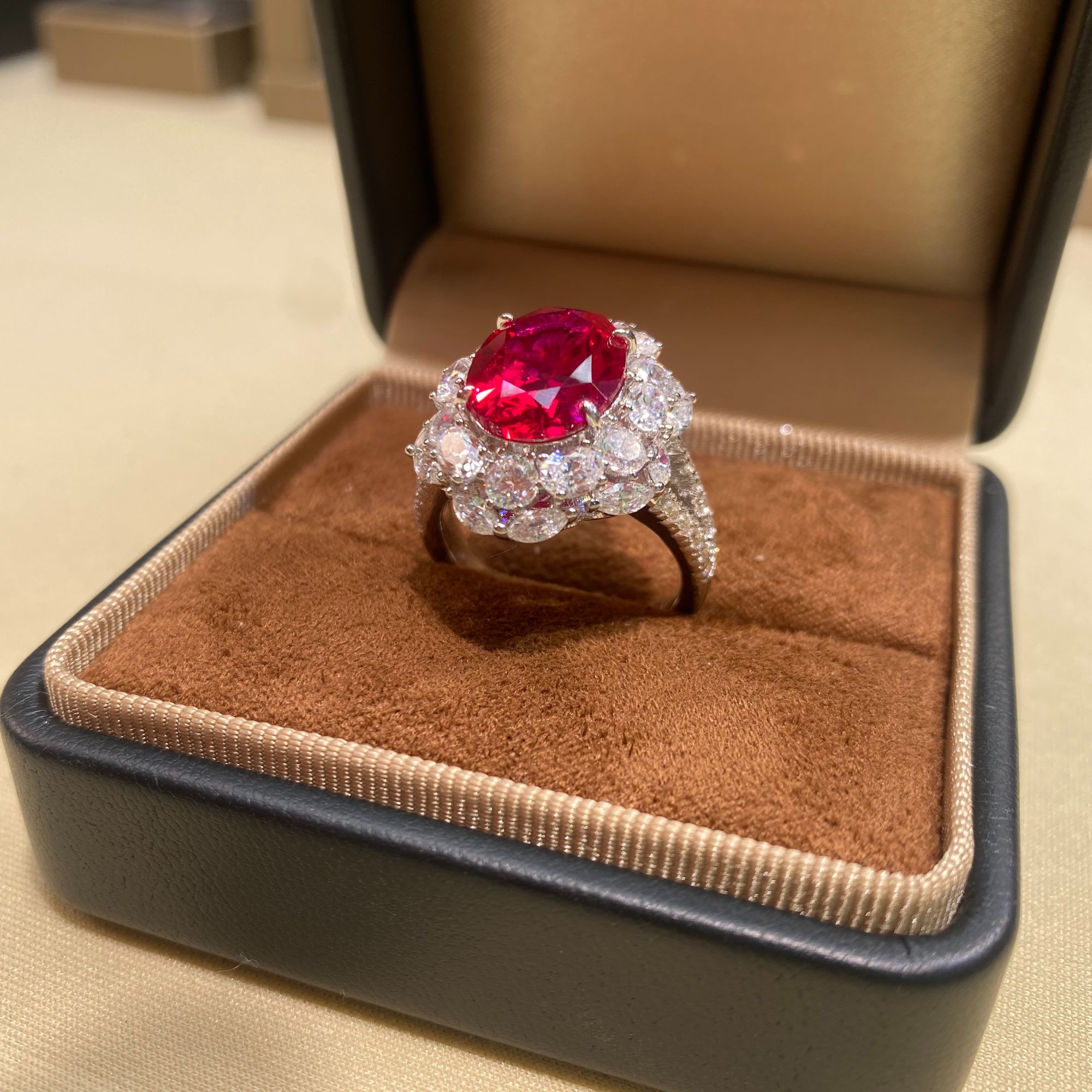 培育红宝石重工豪镶合成培育红宝石大克拉戒指j019