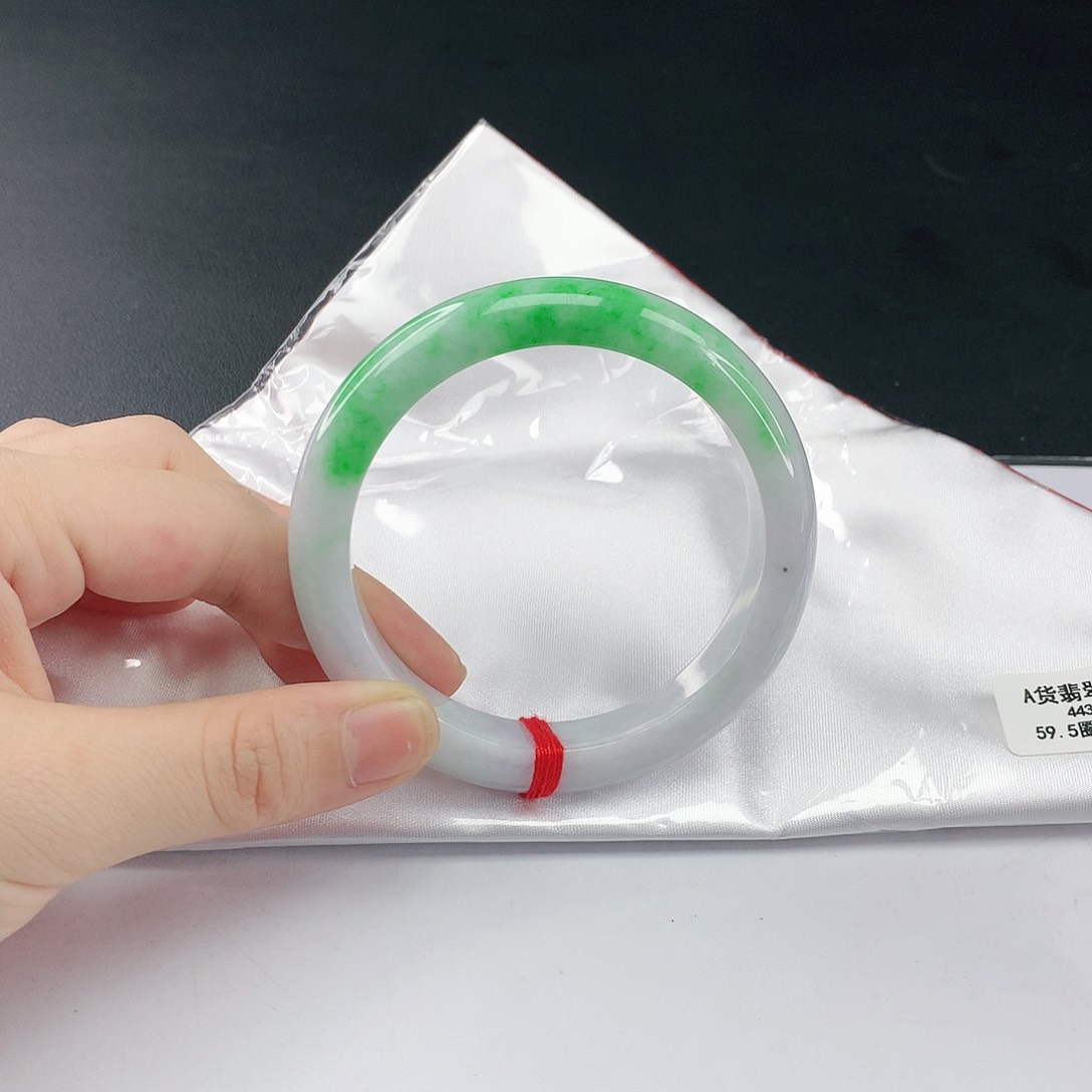 翡翠手镯未镶嵌坐**端翡翠002