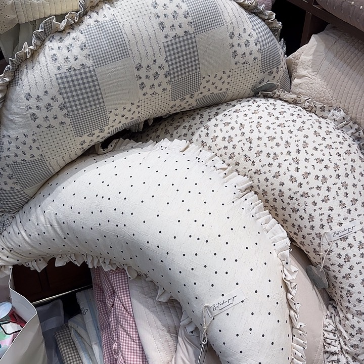 竹子纤维月亮抱枕可拆洗的哟