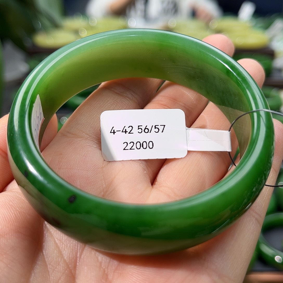 和田玉（碧玉）未镶嵌手镯