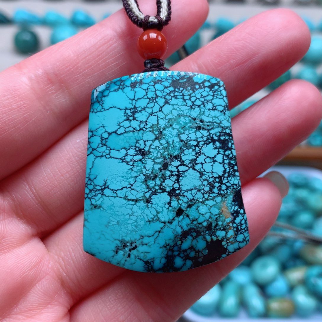 绿松石颈饰未镶嵌