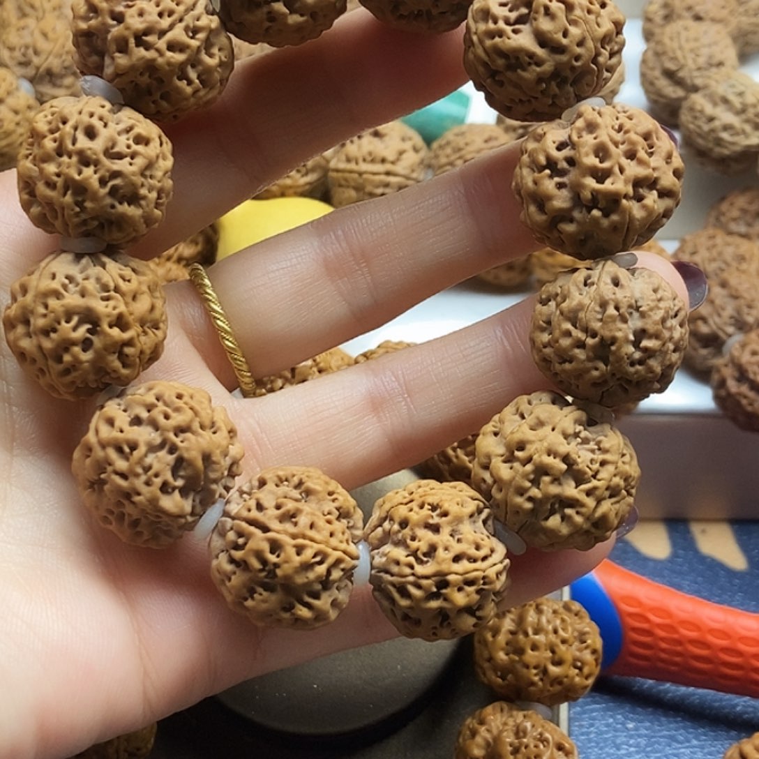 金刚菩提吊坠蜂王梅花