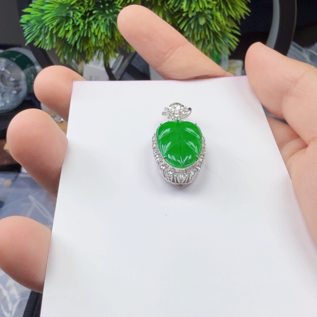 翡翠颈饰18K金镶嵌水***荟一件