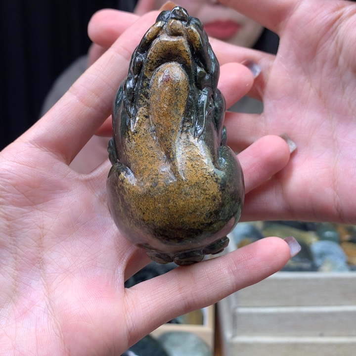 岫岩河磨玉（透闪石质玉）颈饰未镶嵌