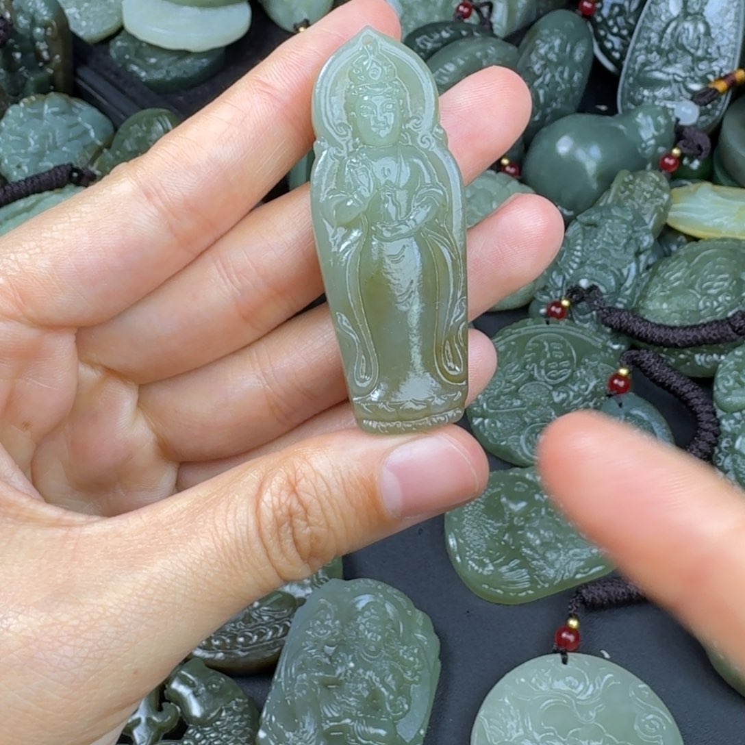 和田玉颈饰未镶嵌