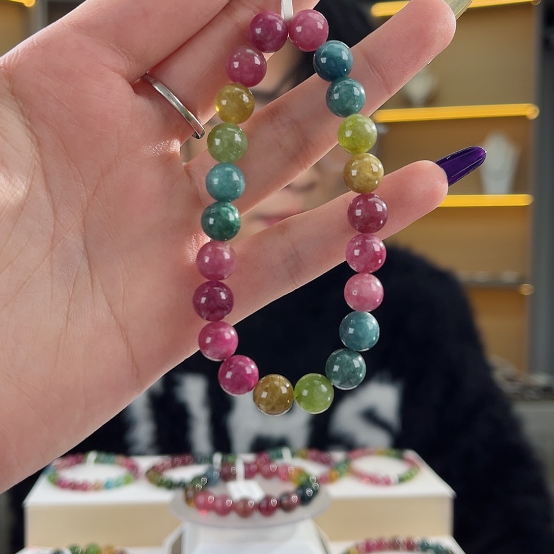 碧玺碧玺8mm。      未镶嵌