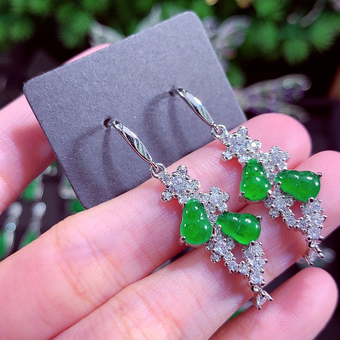 颈饰未镶嵌翡翠天然