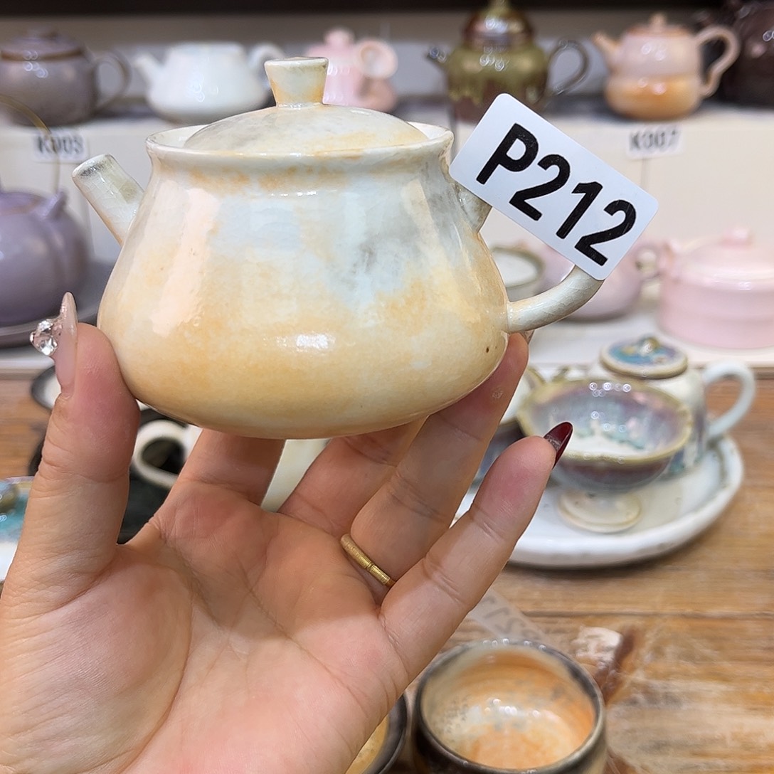 白泥茶杯大***?陶瓷艺术